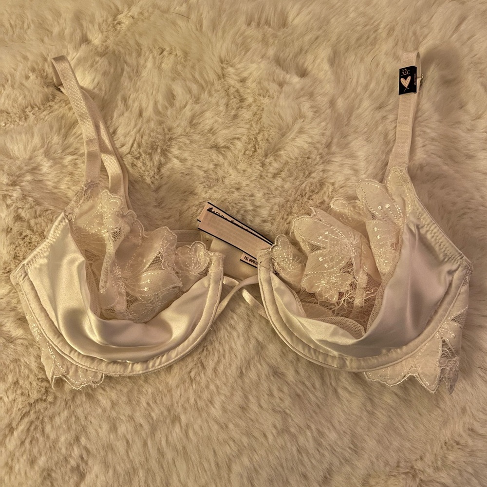 NWT Victoria’s Secret very sexy unlined demi bra